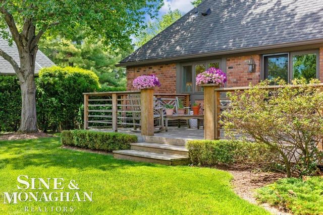 22 Windemere Place, Grosse Pointe Farms, MI 48236