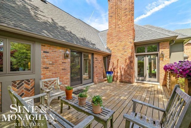 22 Windemere Place, Grosse Pointe Farms, MI 48236
