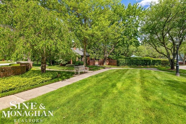 22 Windemere Place, Grosse Pointe Farms, MI 48236