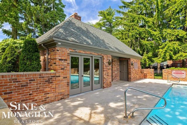 22 Windemere Place, Grosse Pointe Farms, MI 48236