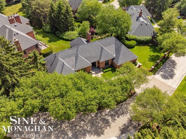 22 Windemere Place, Grosse Pointe Farms, MI 48236