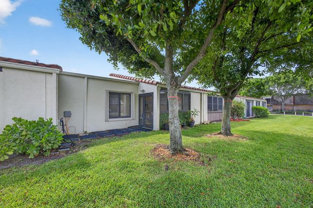 2532 S Boundbrook Dr S 102, Palm Springs, FL 33406