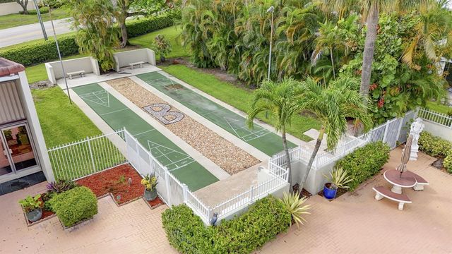 2532 S Boundbrook Dr S 102, Palm Springs, FL 33406