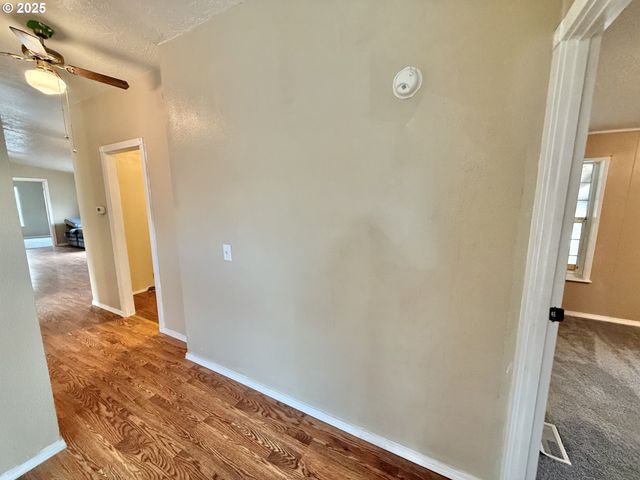 1282 E 3RD St 37, Lafayette, OR 97127
