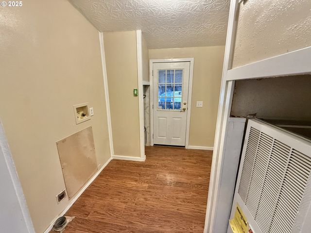1282 E 3RD St 37, Lafayette, OR 97127