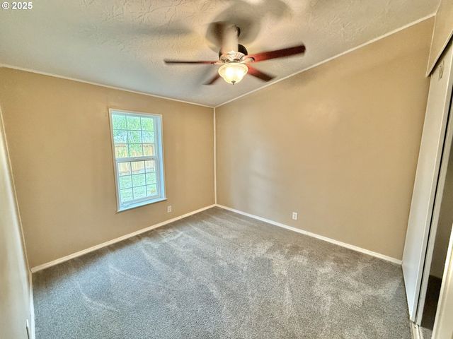 1282 E 3RD St 37, Lafayette, OR 97127