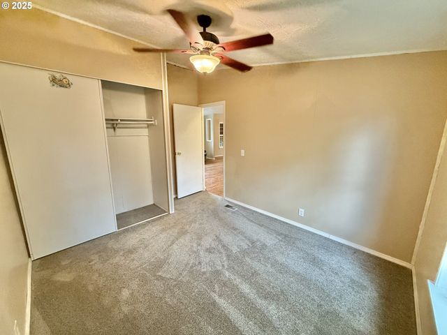 1282 E 3RD St 37, Lafayette, OR 97127