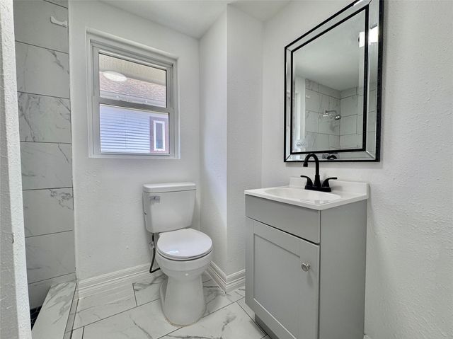 27 Norwood St 4, Houston, TX 77011
