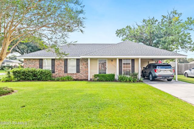 1530 St. Charles Street, Breaux Bridge, LA 70517