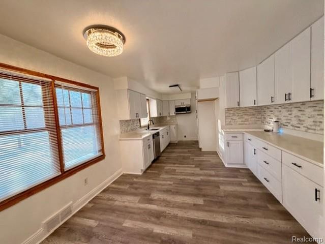18671 Huntington Avenue, Harper Woods, MI 48225