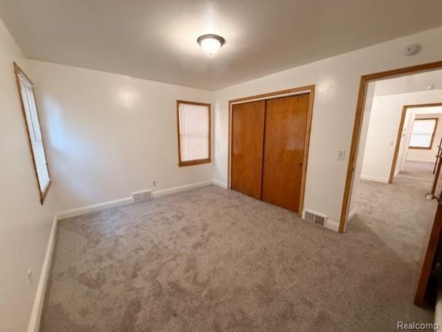 18671 Huntington Avenue, Harper Woods, MI 48225