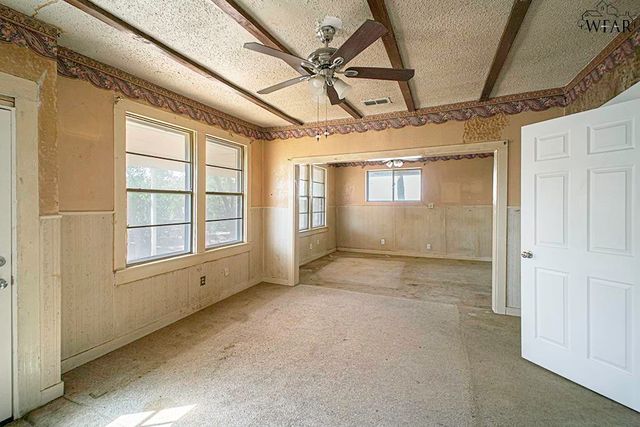 9485 SEYMOUR HIGHWAY, Wichita Falls, TX 76310