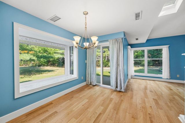 17 Walnut Court 17, Rockland, MA 02370