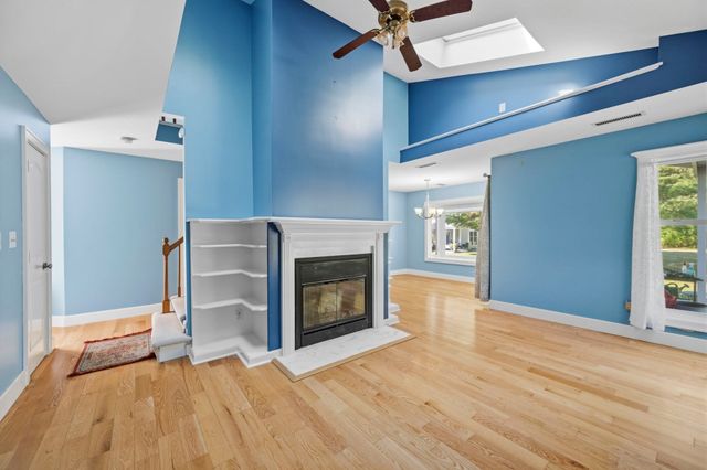 17 Walnut Court 17, Rockland, MA 02370
