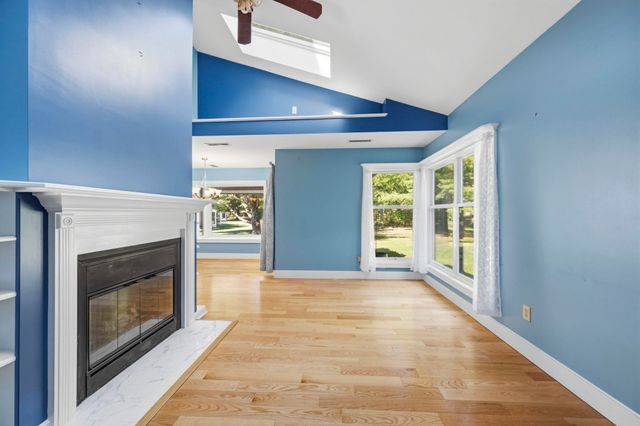 17 Walnut Court 17, Rockland, MA 02370