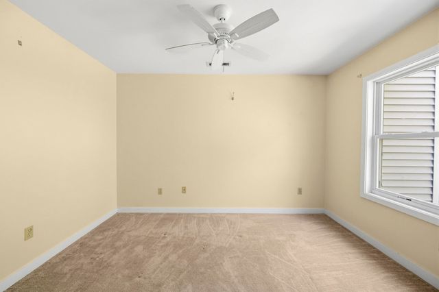 17 Walnut Court 17, Rockland, MA 02370