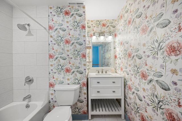 17 Walnut Court 17, Rockland, MA 02370
