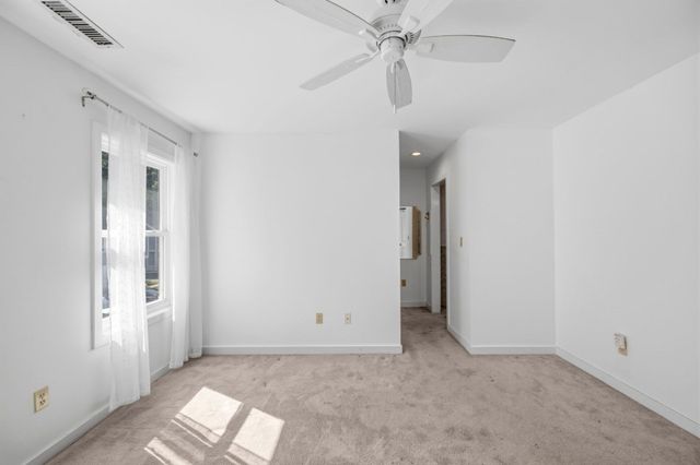 17 Walnut Court 17, Rockland, MA 02370