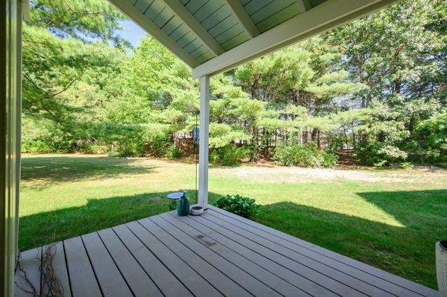17 Walnut Court 17, Rockland, MA 02370