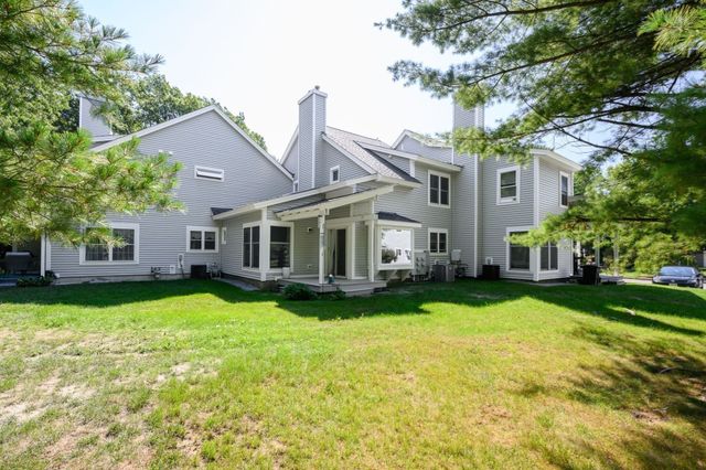 17 Walnut Court 17, Rockland, MA 02370