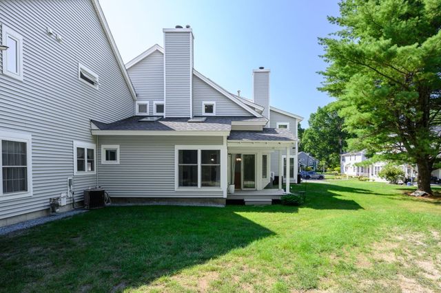 17 Walnut Court 17, Rockland, MA 02370