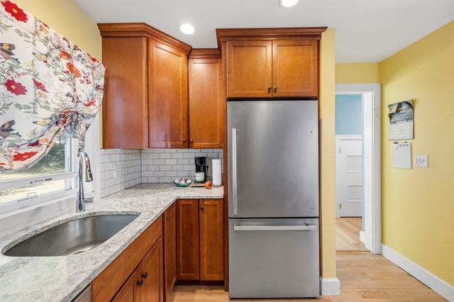 17 Walnut Court 17, Rockland, MA 02370
