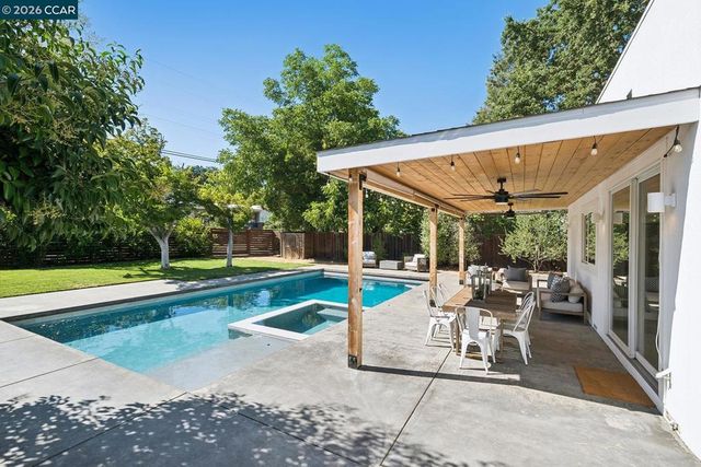 40 Meek Pl, Lafayette, CA 94549
