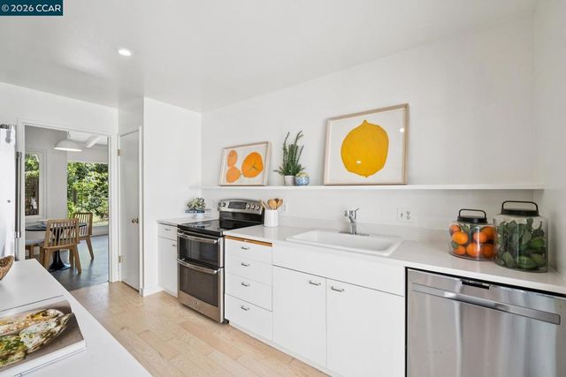 40 Meek Pl, Lafayette, CA 94549