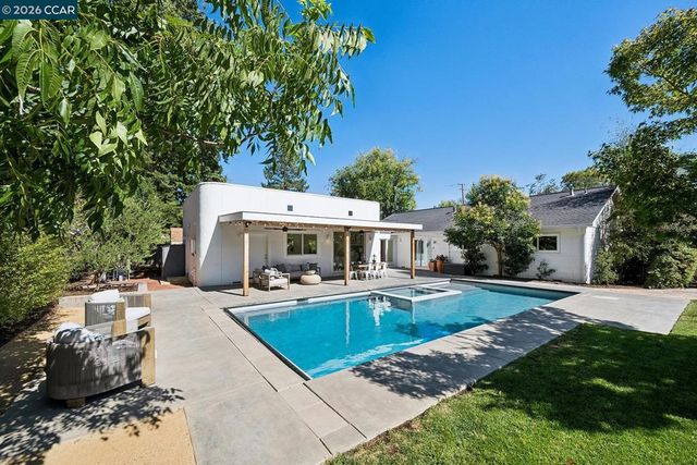 40 Meek Pl, Lafayette, CA 94549