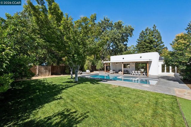 40 Meek Pl, Lafayette, CA 94549