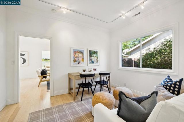 40 Meek Pl, Lafayette, CA 94549