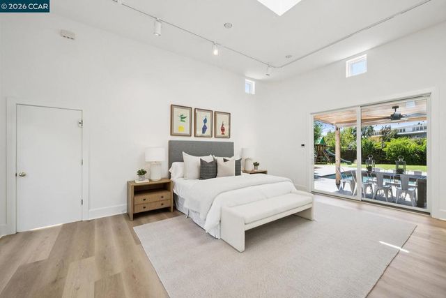 40 Meek Pl, Lafayette, CA 94549