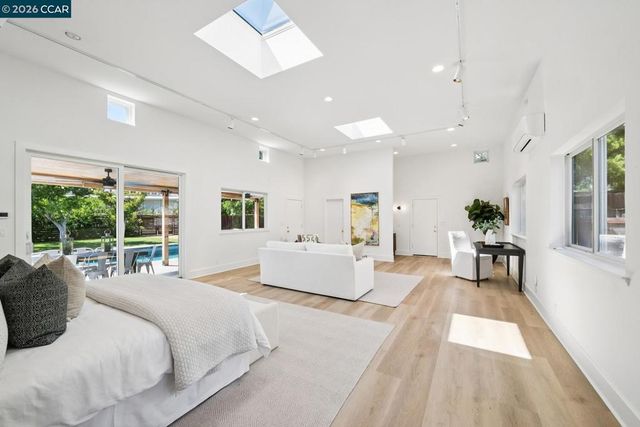 40 Meek Pl, Lafayette, CA 94549