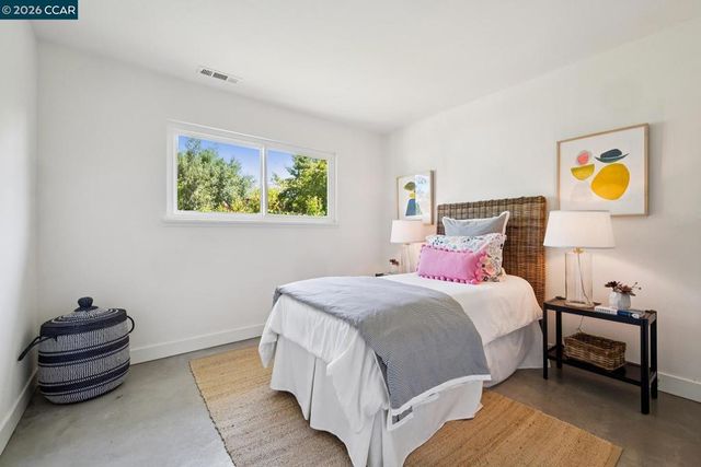 40 Meek Pl, Lafayette, CA 94549