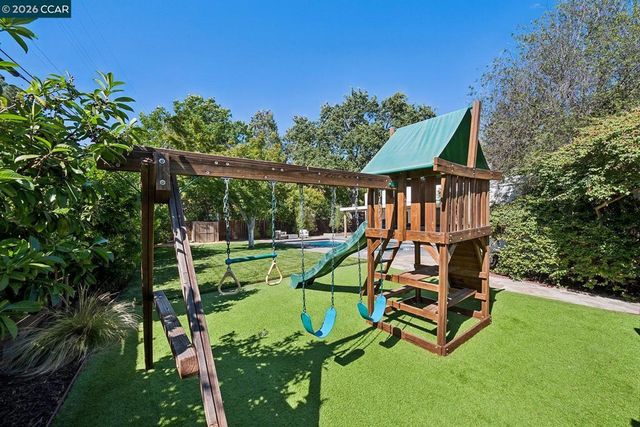40 Meek Pl, Lafayette, CA 94549