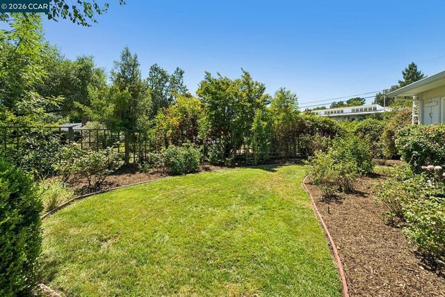 40 Meek Pl, Lafayette, CA 94549