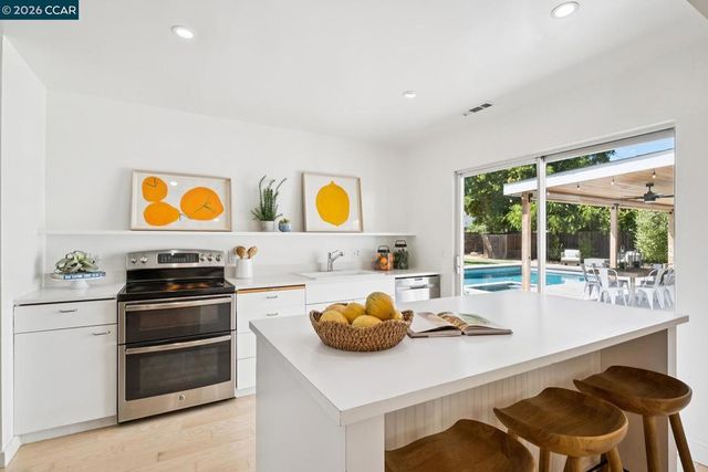 40 Meek Pl, Lafayette, CA 94549