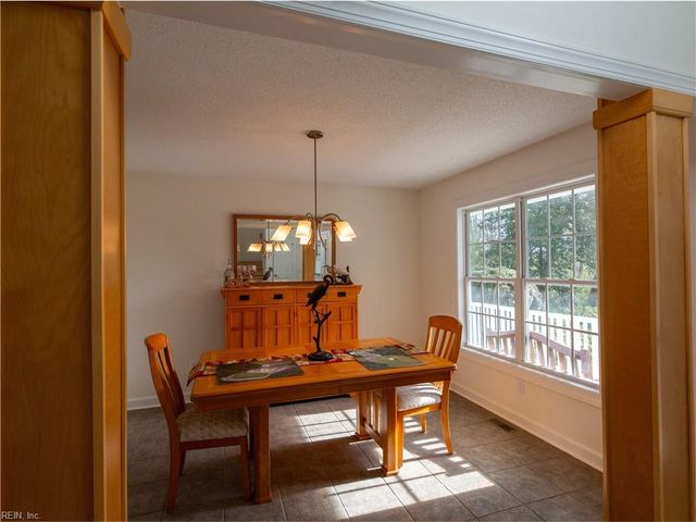 21311 Brewers Farm LN, Carrollton, VA 23314