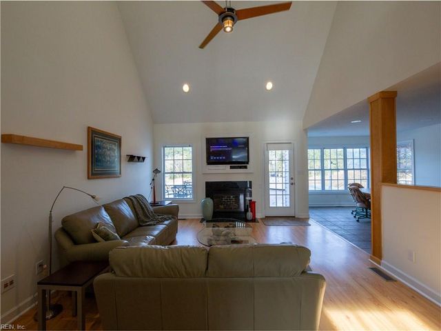 21311 Brewers Farm LN, Carrollton, VA 23314