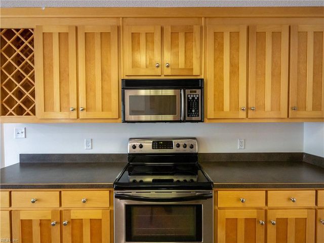 21311 Brewers Farm LN, Carrollton, VA 23314