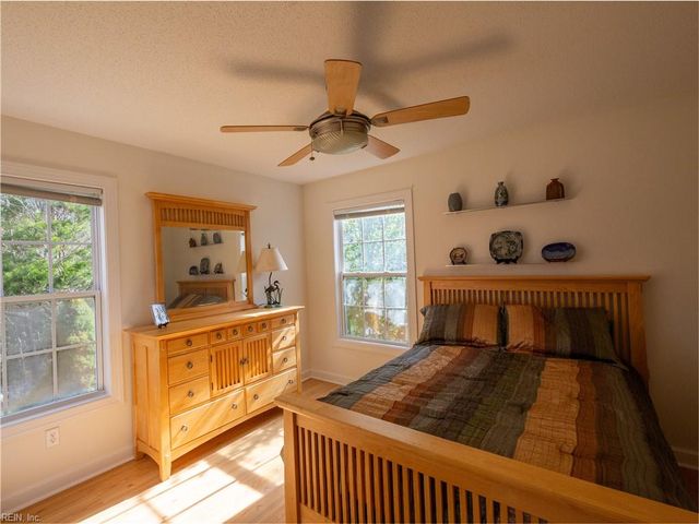 21311 Brewers Farm LN, Carrollton, VA 23314