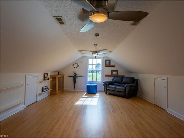 21311 Brewers Farm LN, Carrollton, VA 23314