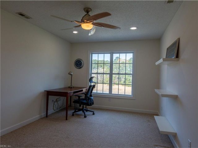 21311 Brewers Farm LN, Carrollton, VA 23314