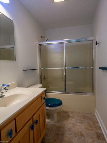 21311 Brewers Farm LN, Carrollton, VA 23314