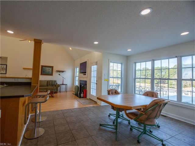 21311 Brewers Farm LN, Carrollton, VA 23314