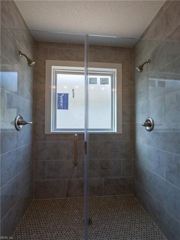 21311 Brewers Farm LN, Carrollton, VA 23314