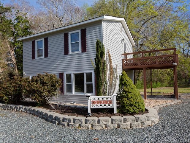 21311 Brewers Farm LN, Carrollton, VA 23314