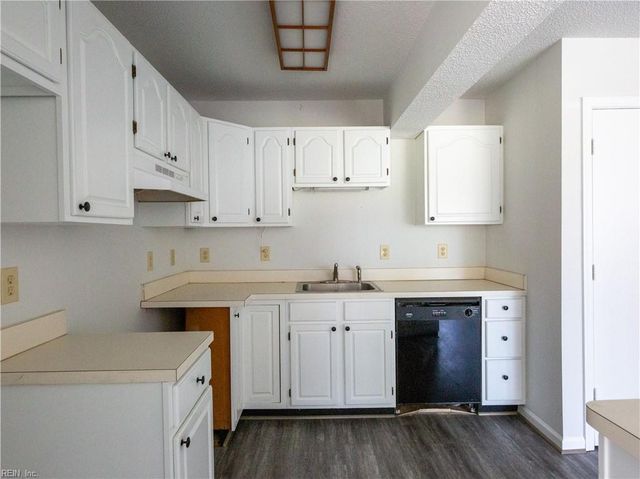 21311 Brewers Farm LN, Carrollton, VA 23314