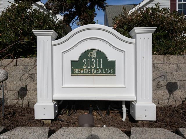 21311 Brewers Farm LN, Carrollton, VA 23314