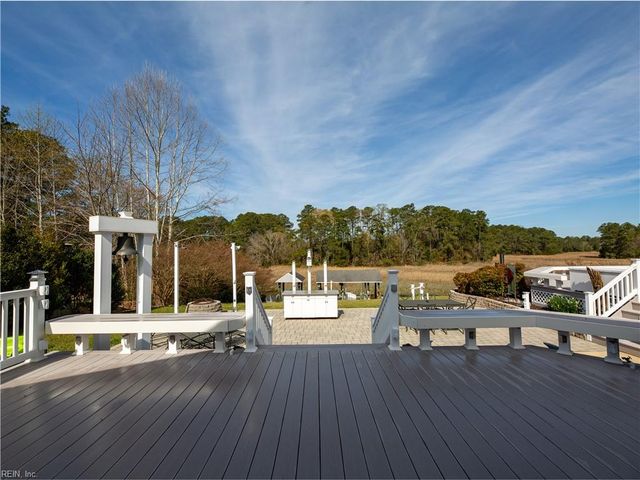 21311 Brewers Farm LN, Carrollton, VA 23314